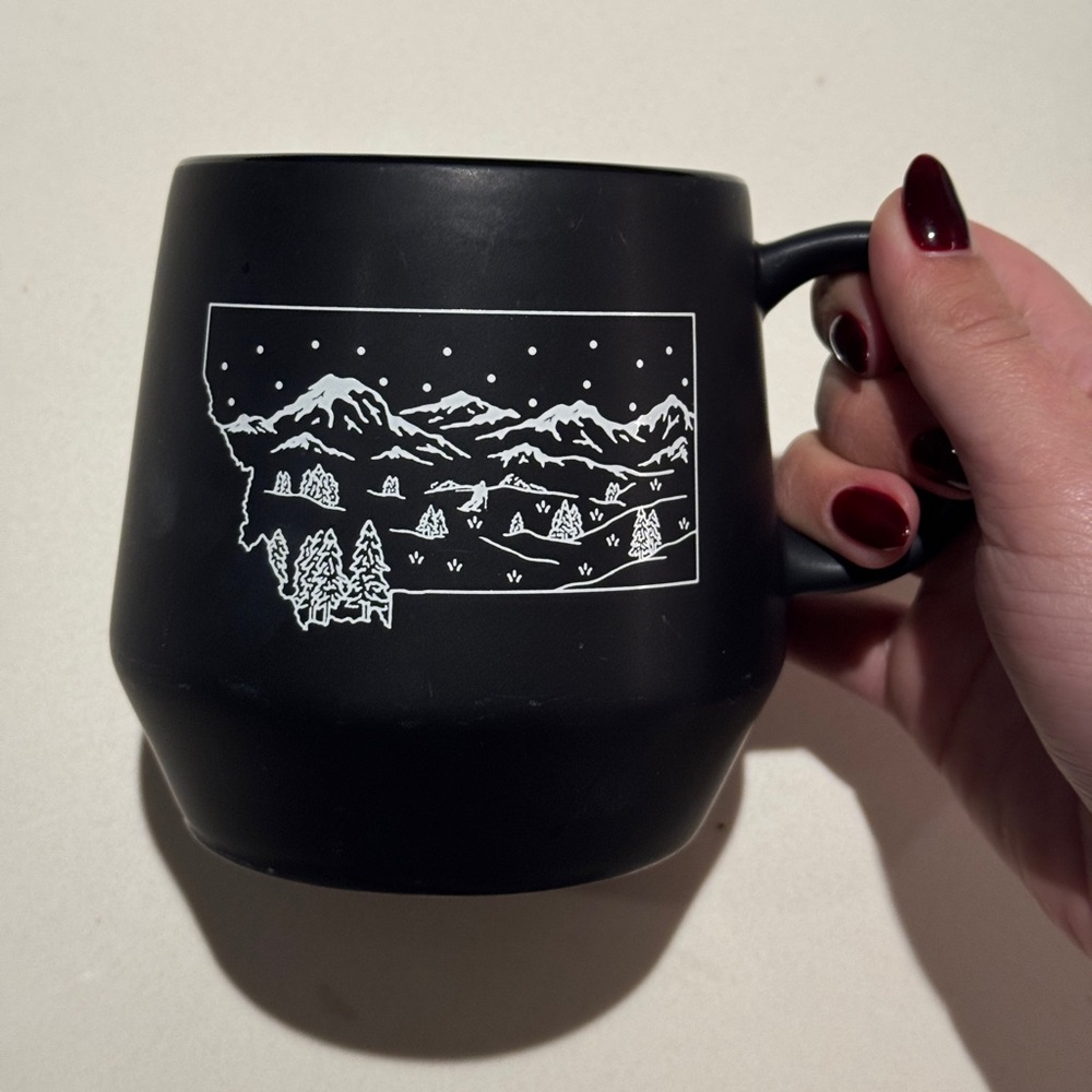 Black Montana Mountain Design Mug